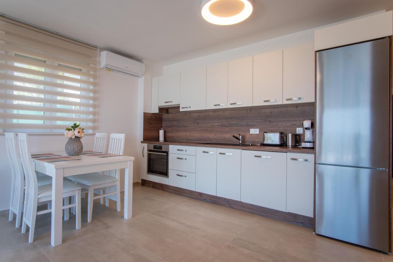 Apartments Mandre II Екстер'єр фото