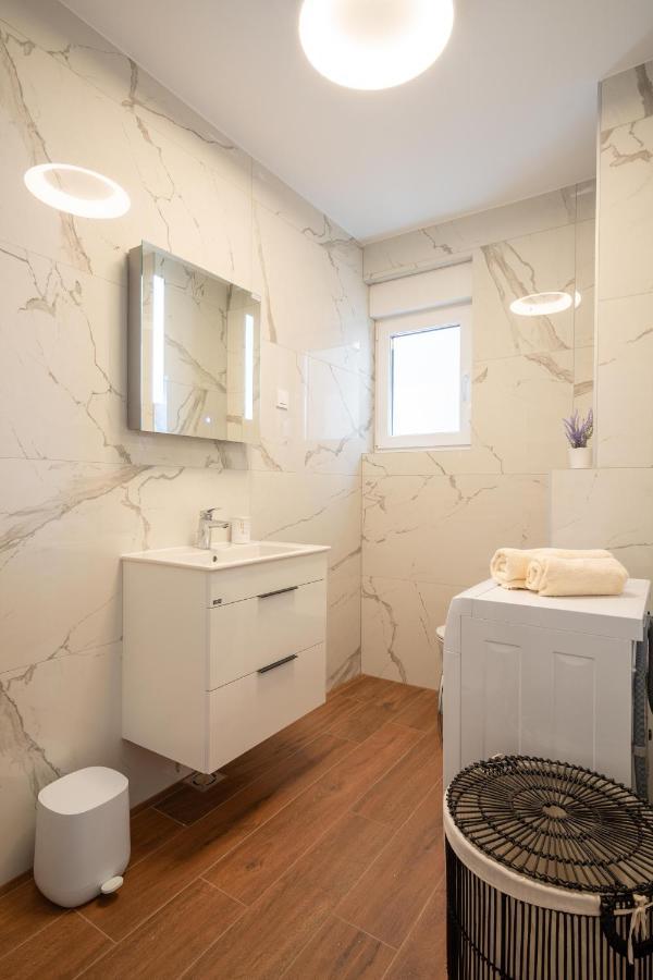 Apartments Mandre II Екстер'єр фото